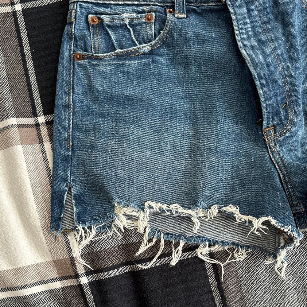 Abercrombie & Fitch The Mom Short High Rise Shorts - Picture 3 of 4